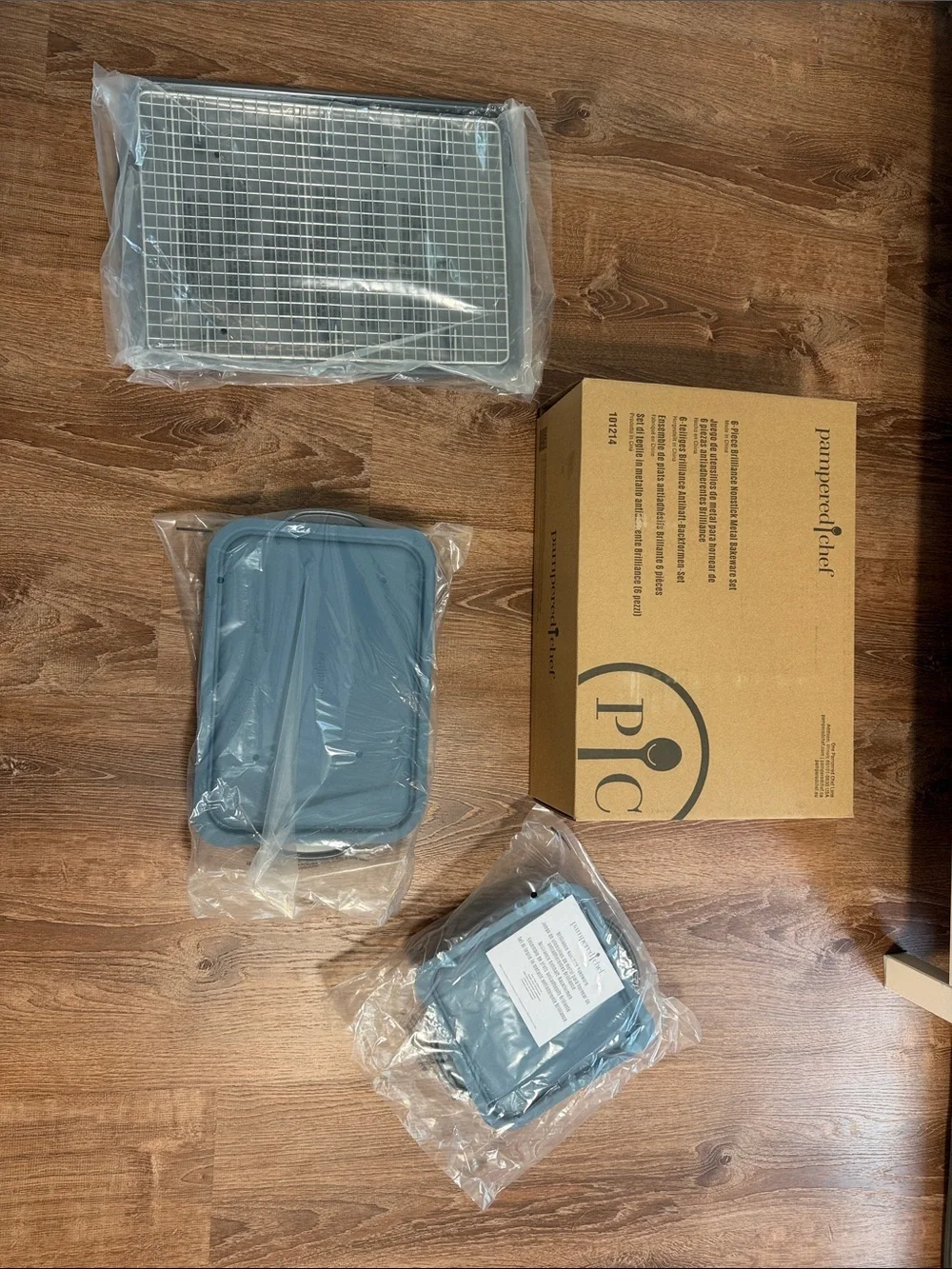 Pampered Chef six piece brilliance, nonstick metal bakeware set
